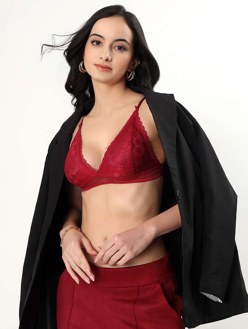 women self designed padded laced bra