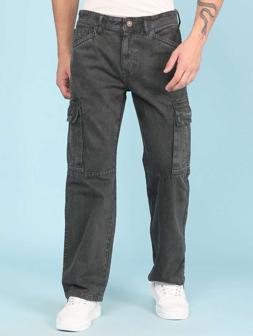 men solid mid rise relaxed fit cargo 