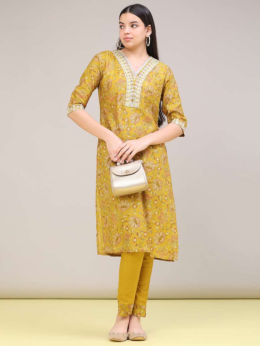 women embroidered three quarter sleeve kurta pant set