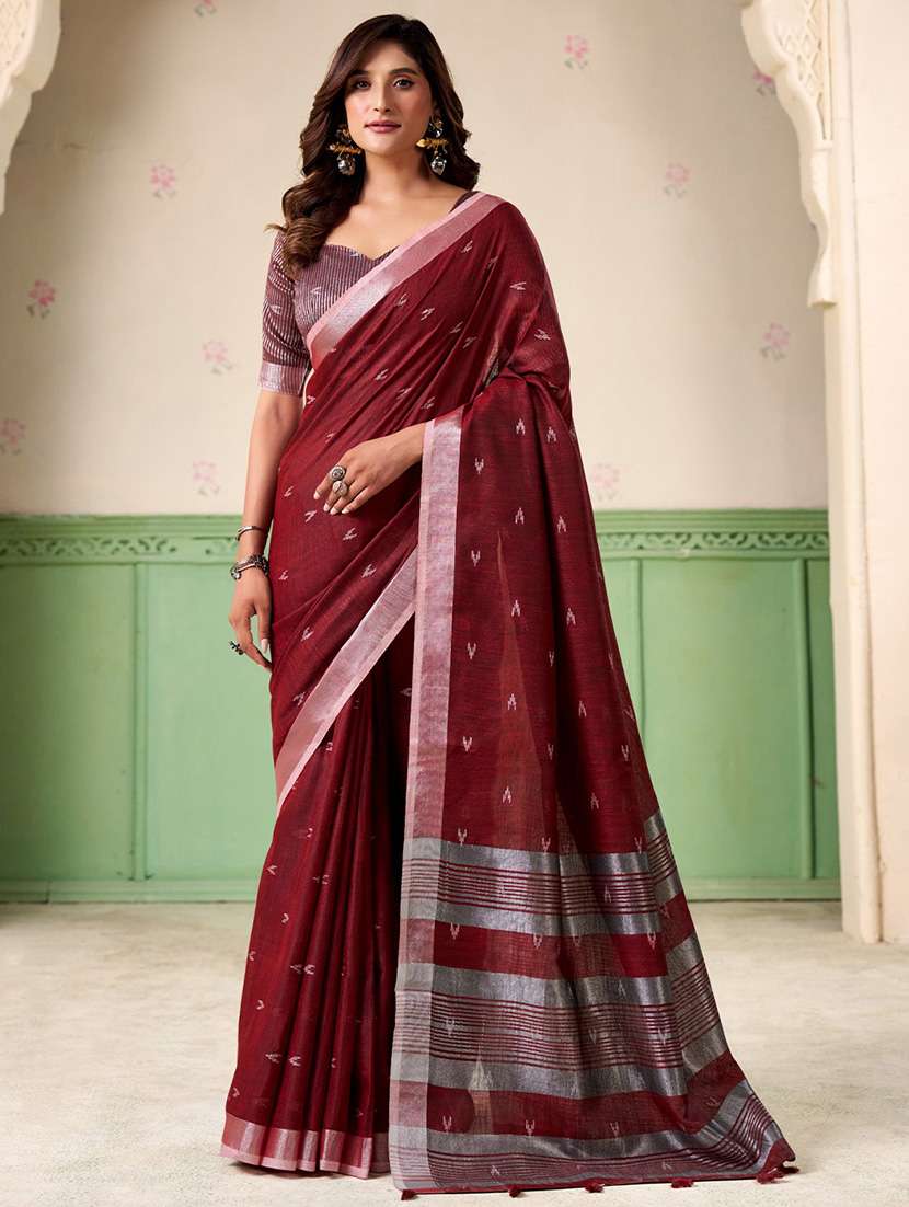 women self design bordered saree with blouse