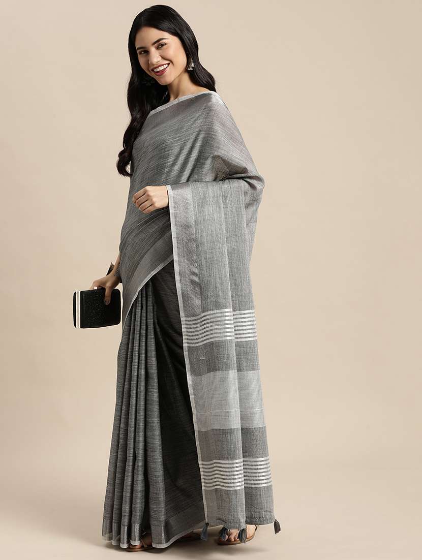 women self design bordered saree with blouse