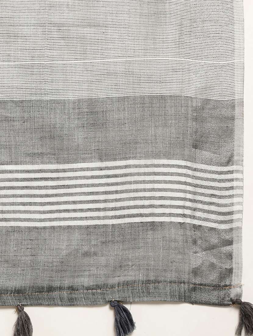 women self design bordered saree with blouse - 22340769 -  Standard Image - 3