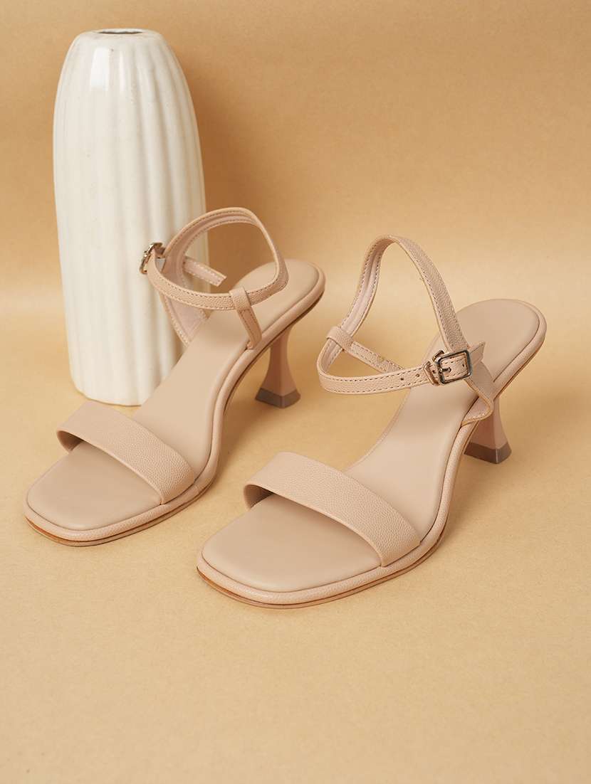 women solid back strap sandals
