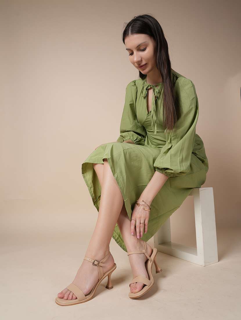 women solid back strap sandals - 22341129 -  Standard Image - 3