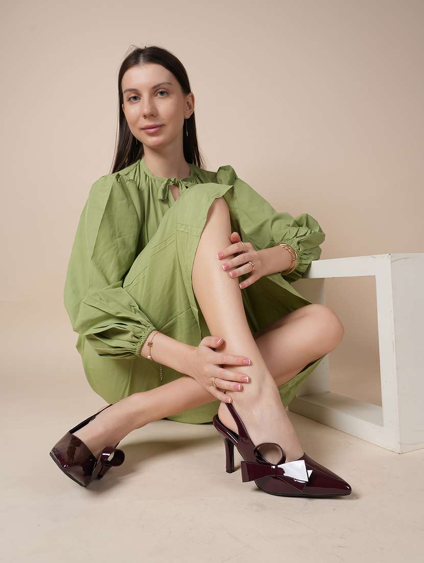 women solid back strap sandals - 22341141 -  Standard Image - 3