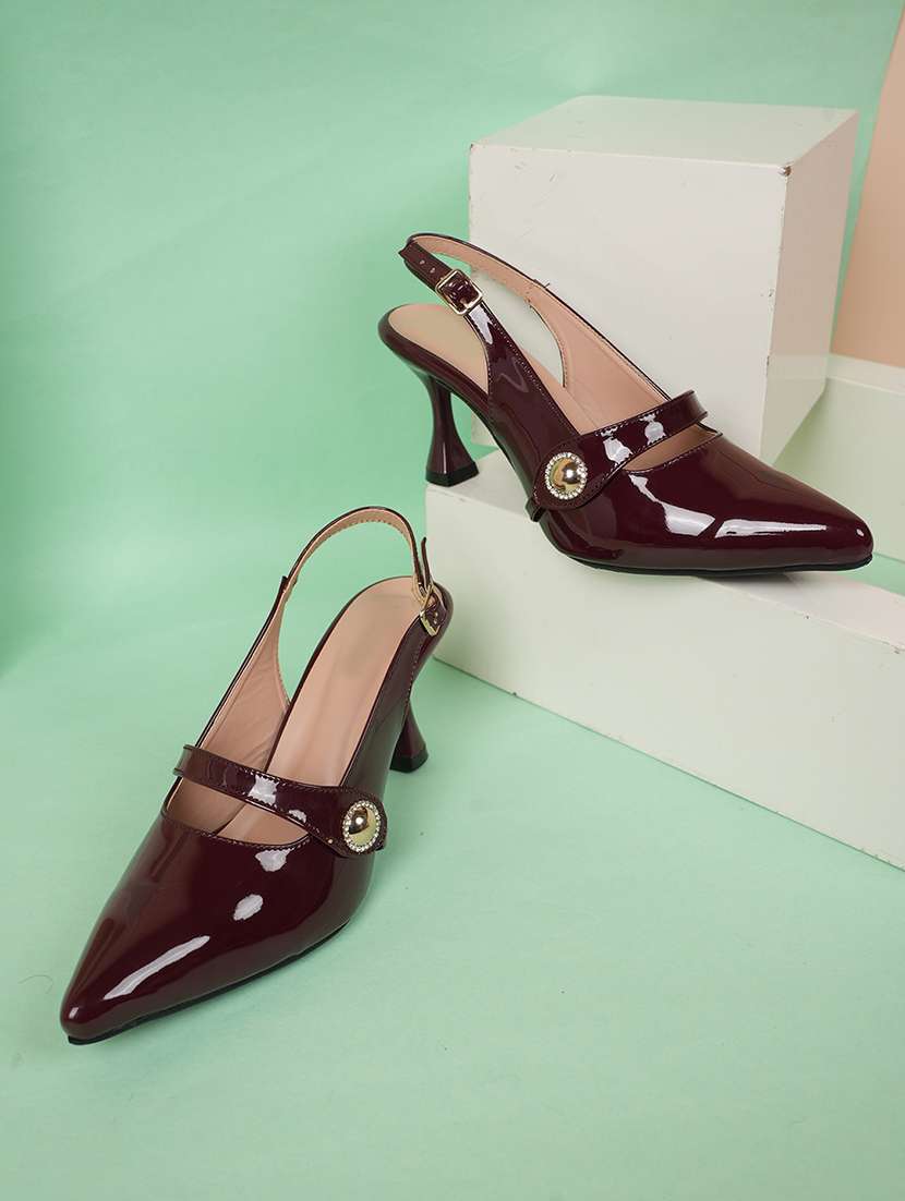 women solid back strap sandals