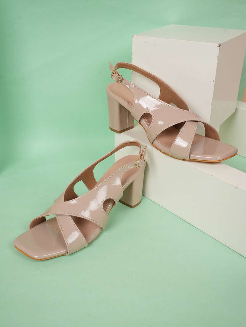 women solid back strap sandals