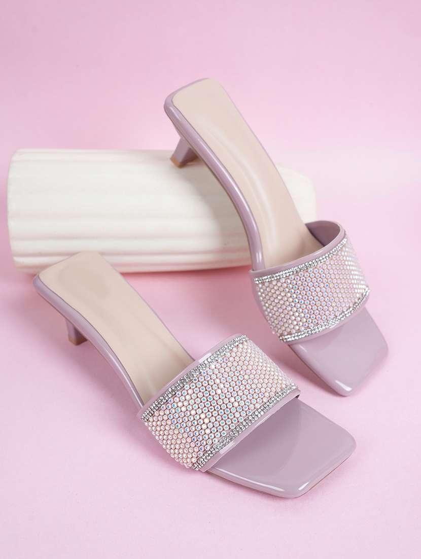 women slip on sandals