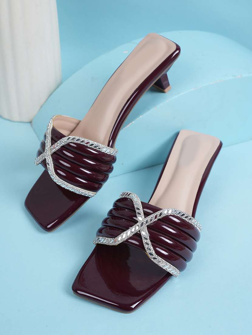 women slip on sandals