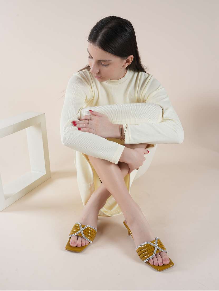 women slip on sandals - 22341336 -  Standard Image - 3
