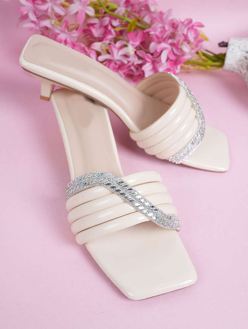 women slip on sandals