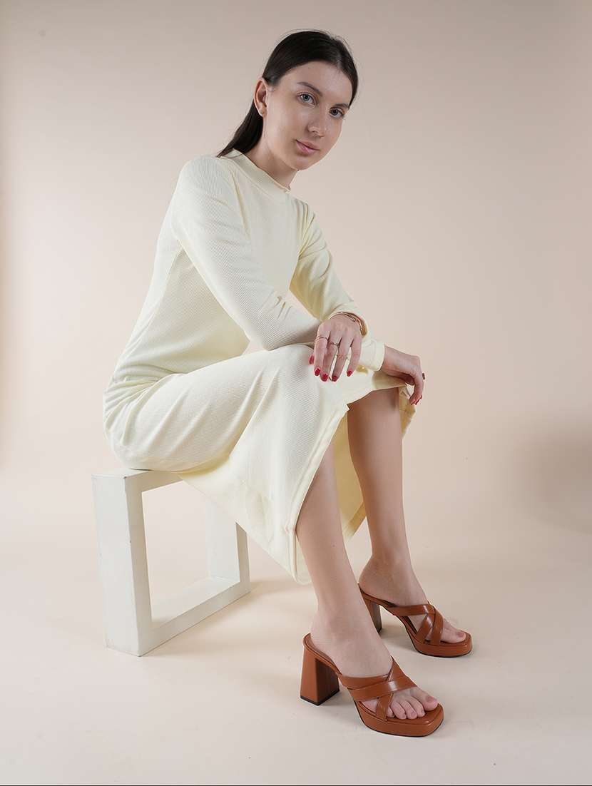 women slip on sandals - 22341351 -  Standard Image - 3