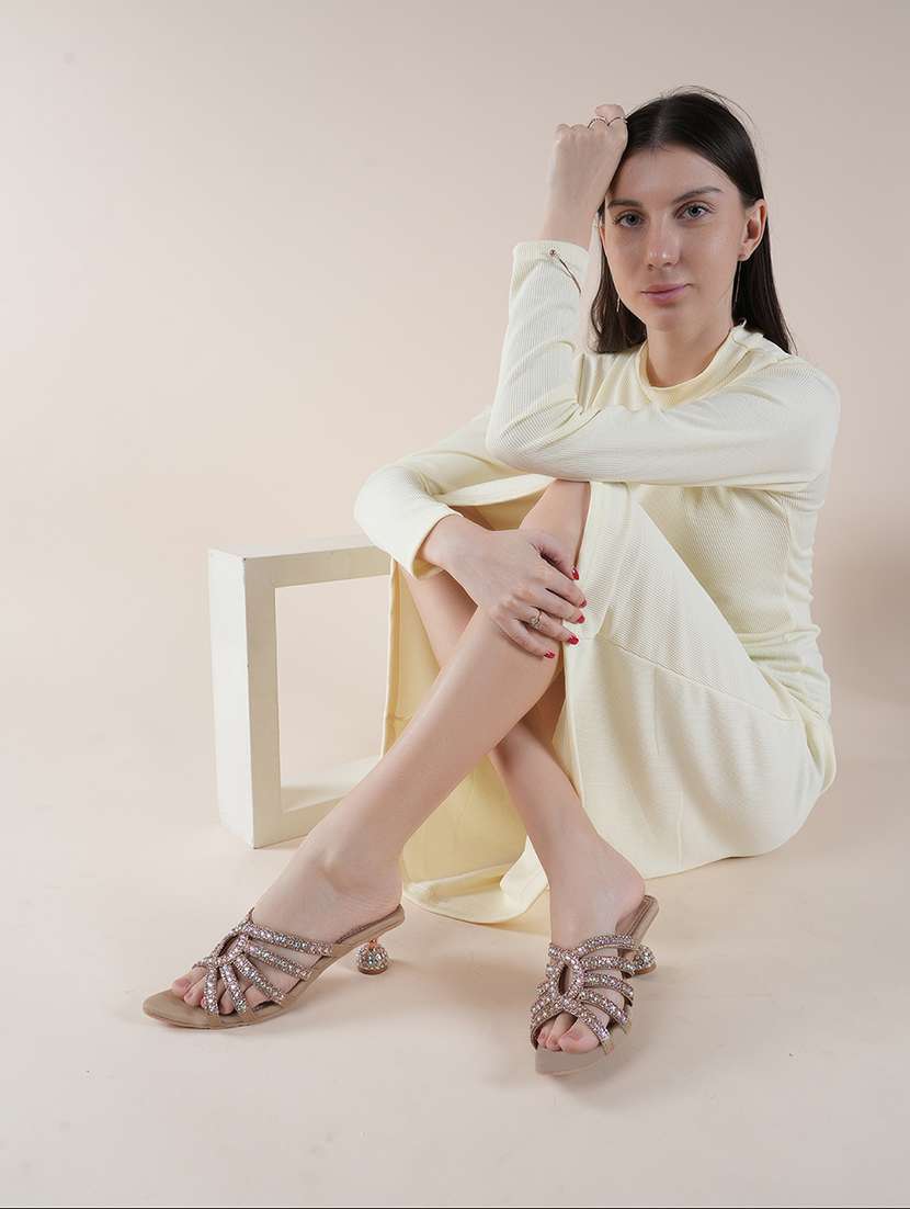 women slip on sandals - 22341366 -  Standard Image - 3
