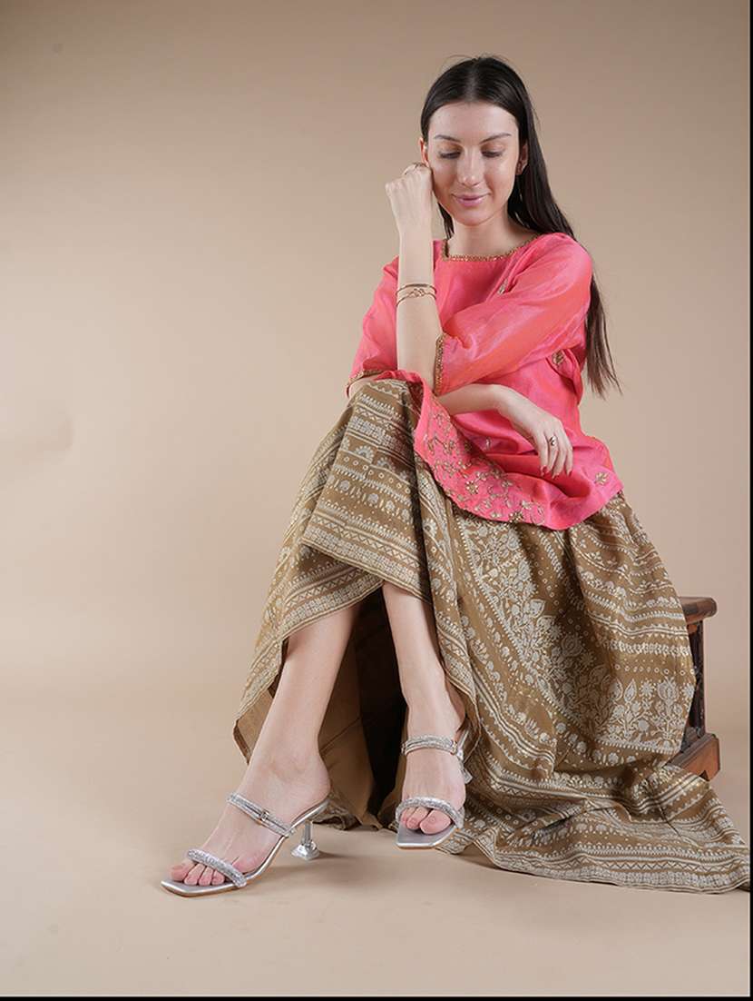 women slip on sandals - 22341371 -  Standard Image - 3