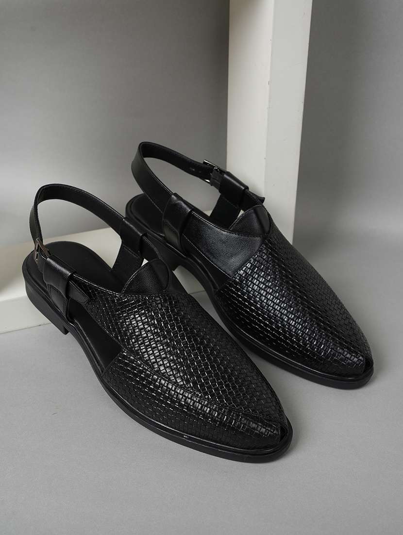 men textured back strap sandal