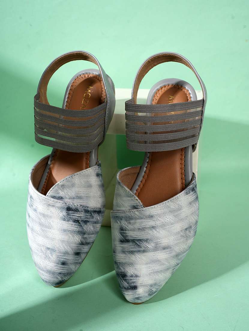 women printed back strap flat sandal