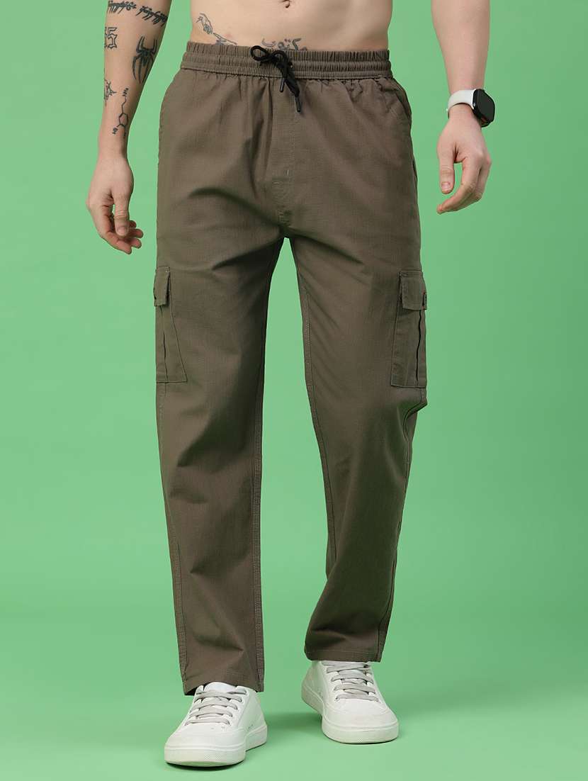 men solid mid rise regular fit cargo 