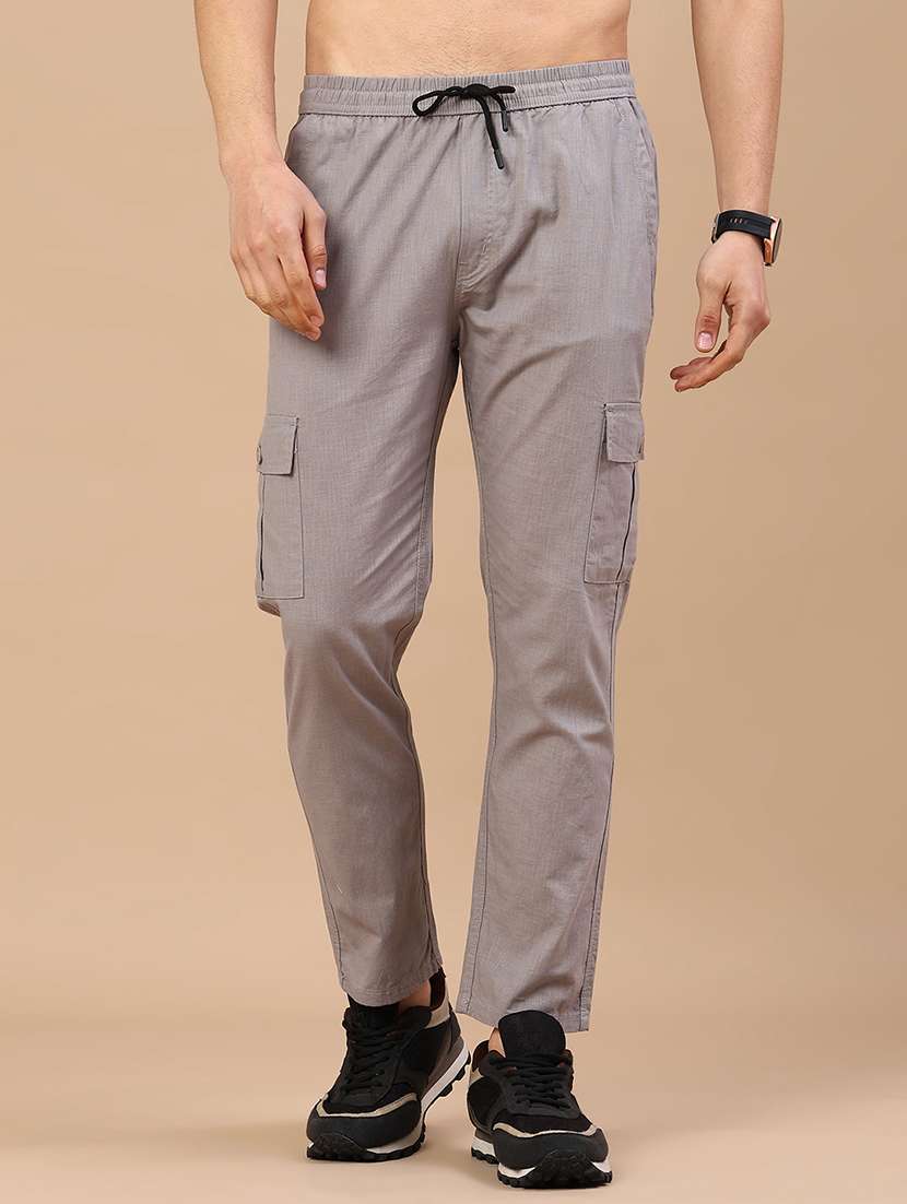 men solid mid rise regular fit cargo 
