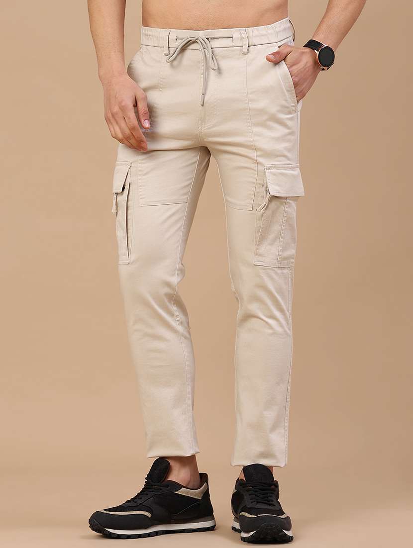 men solid mid rise regular fit cargo 