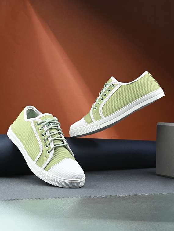 women solid lace-up sneaker