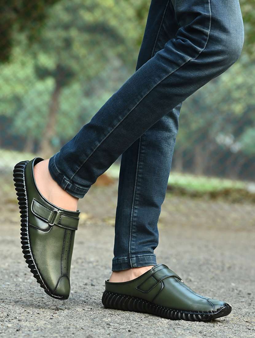 men solid slip on sandal - 22342118 -  Standard Image - 5