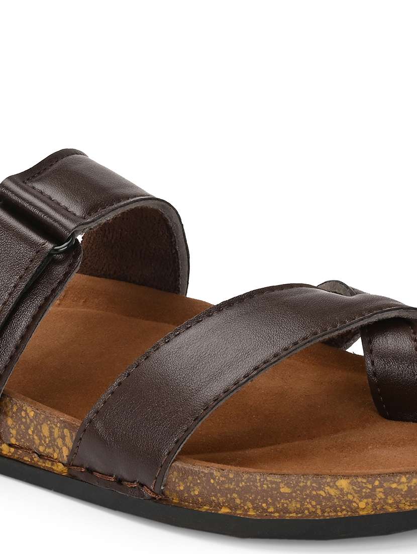 men solid toe seperator sandal - 22342126 -  Standard Image - 5