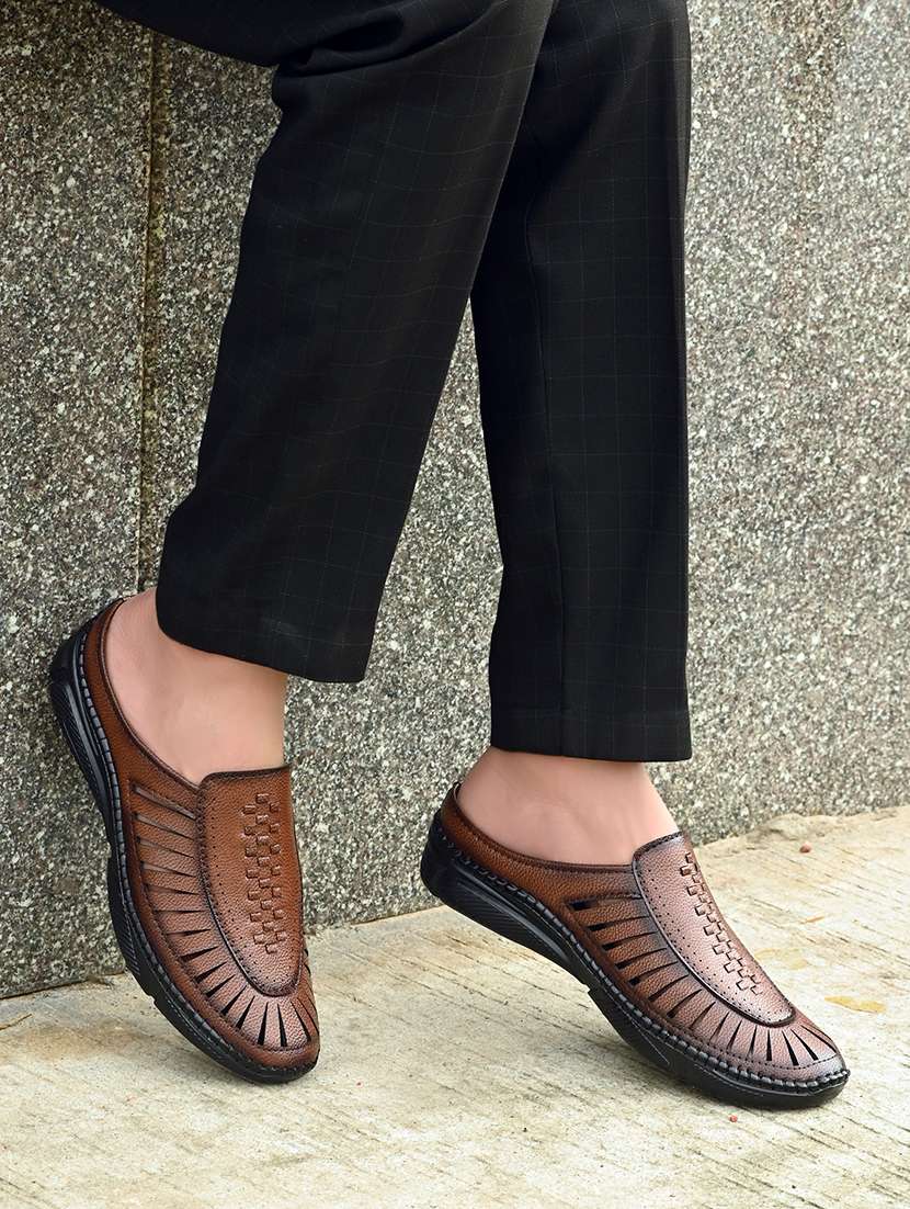 men textured slip on sandal - 22342131 -  Standard Image - 5