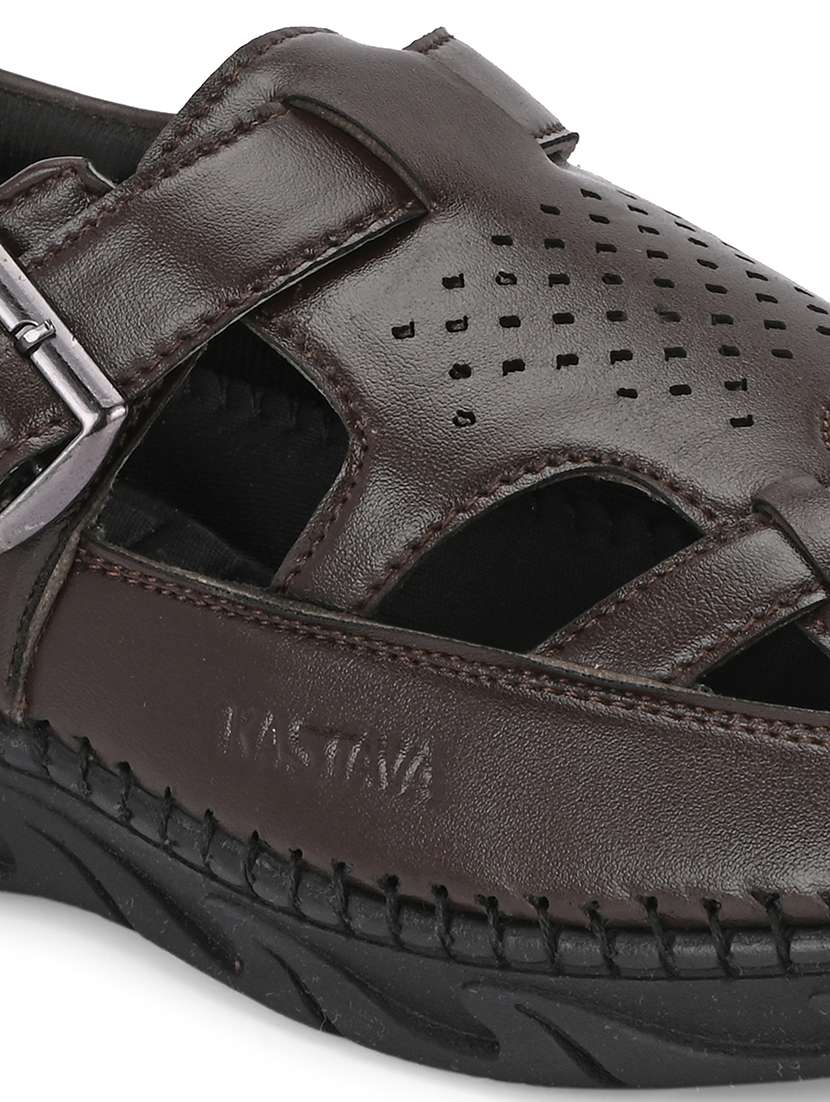 men solid close back sandal - 22342133 -  Standard Image - 5