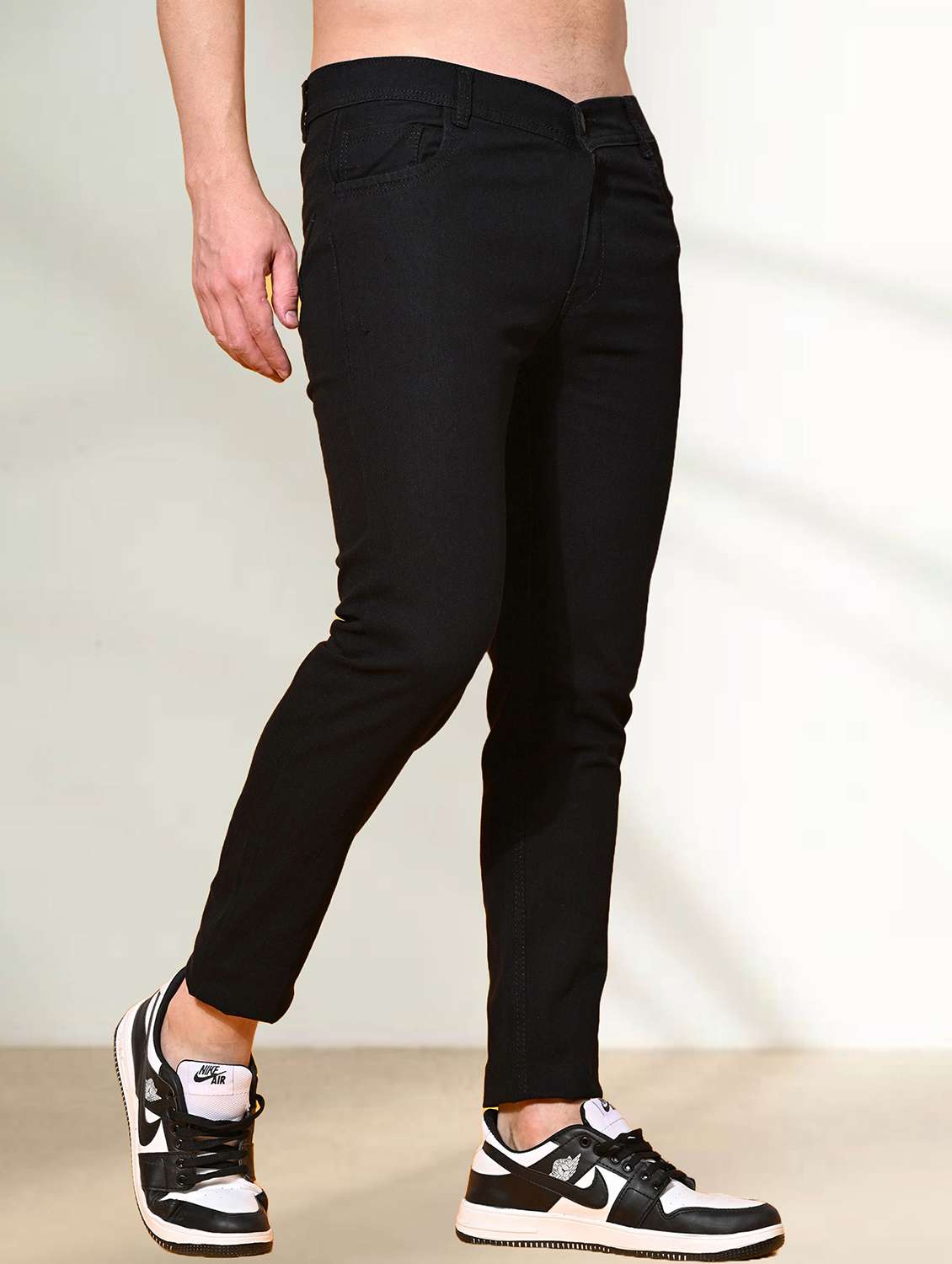 men plain mid rise full length slim fit jeans