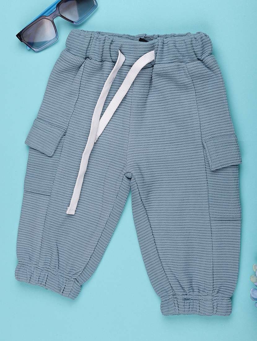 boys solid mid rise joggers