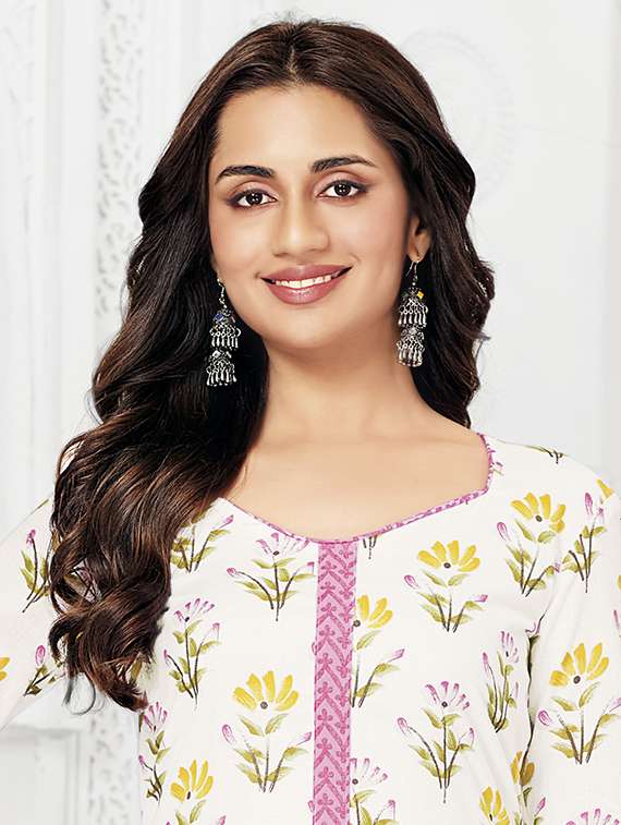 women printed three quarter sleeve kurta patiala with dupatta set - 22345733 -  Standard Image - 3