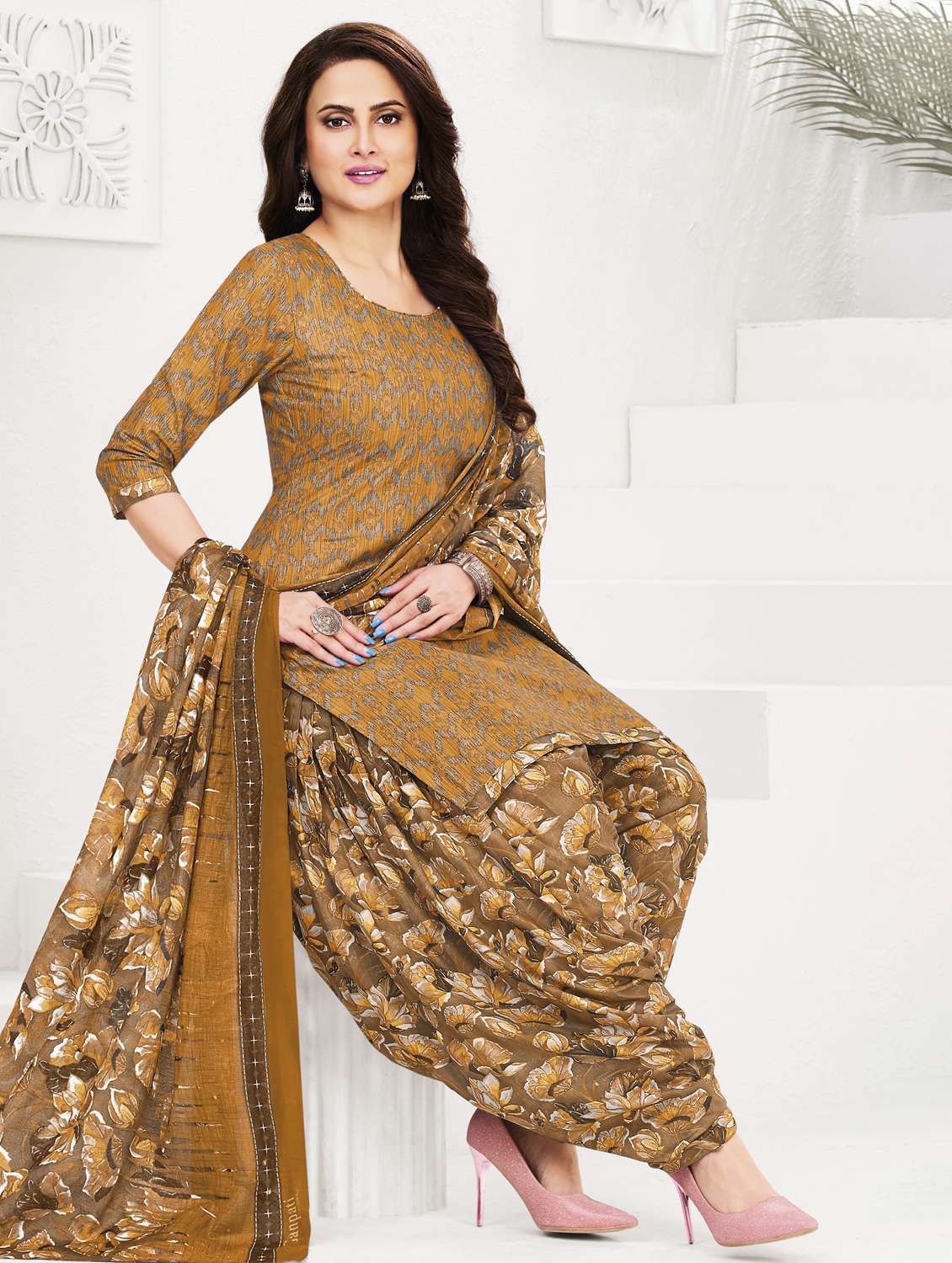 women printed three quarter sleeve kurta patiala with dupatta set
