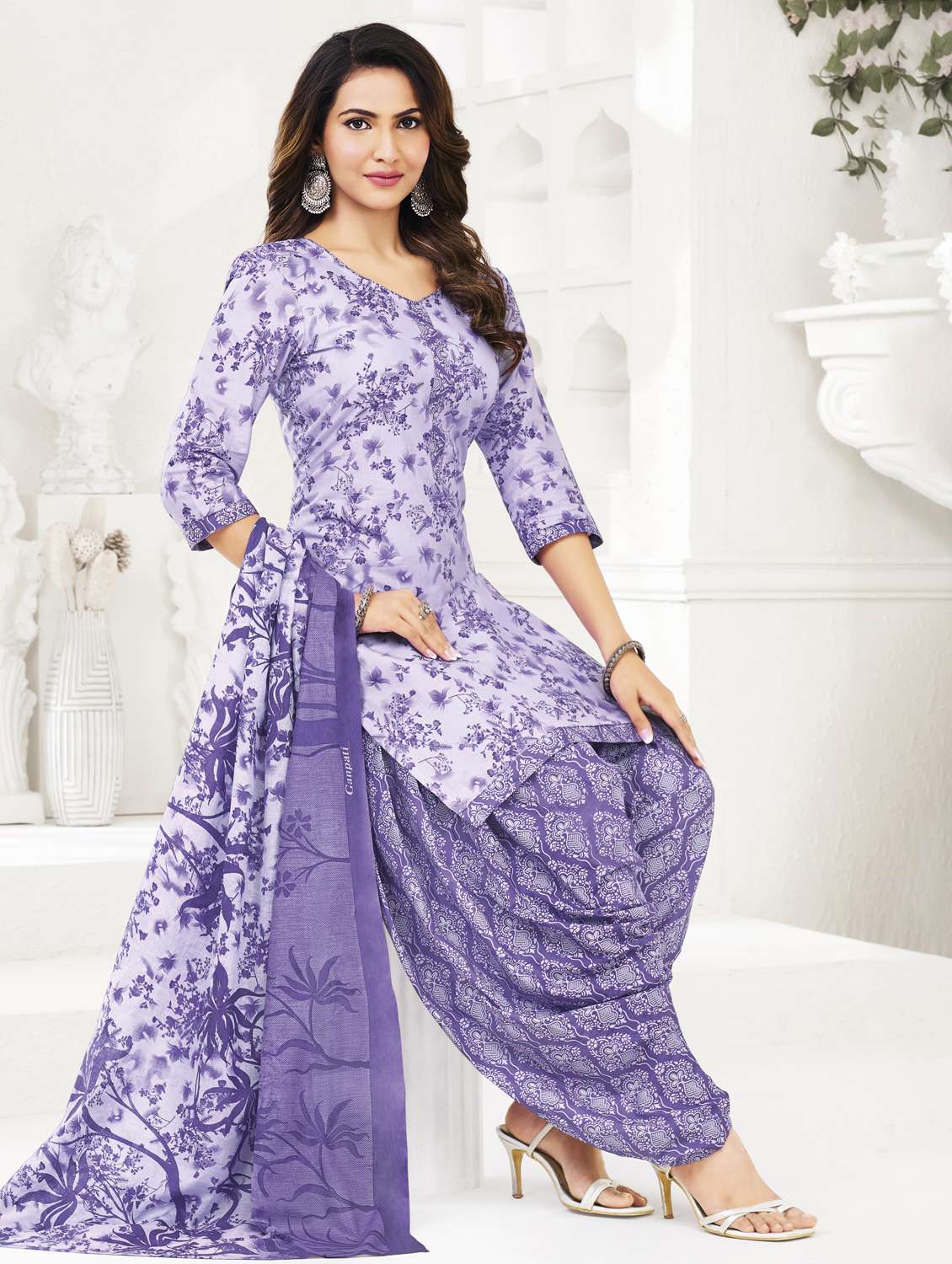 women printed three quarter sleeve kurta patiala with dupatta set