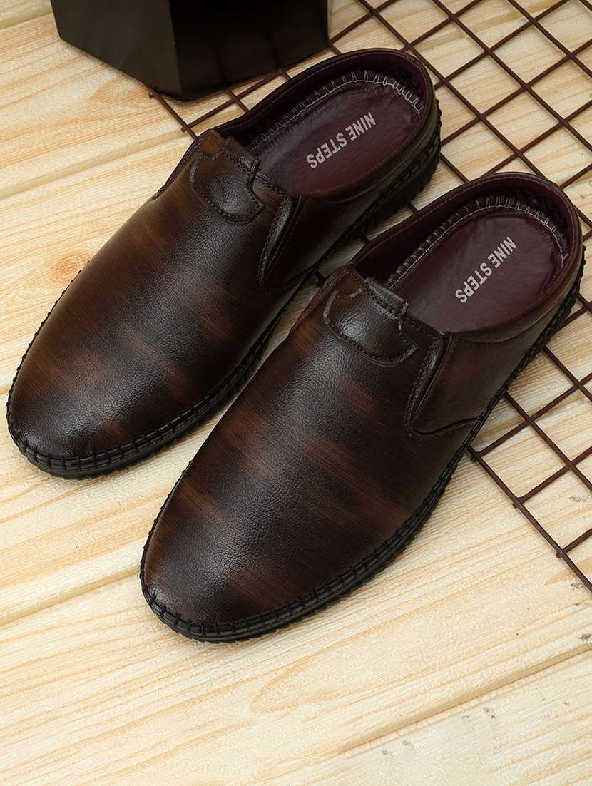 men solid slip on mule