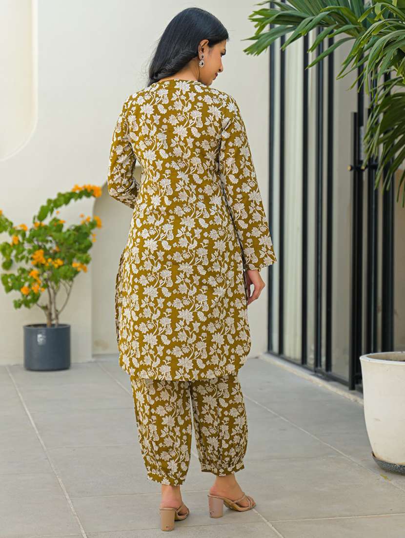 women floral long sleeve kurta salwar set - 22345782 -  Standard Image - 3