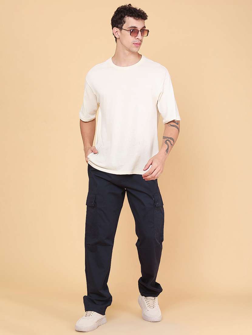 men solid mid rise regular fit cargo 