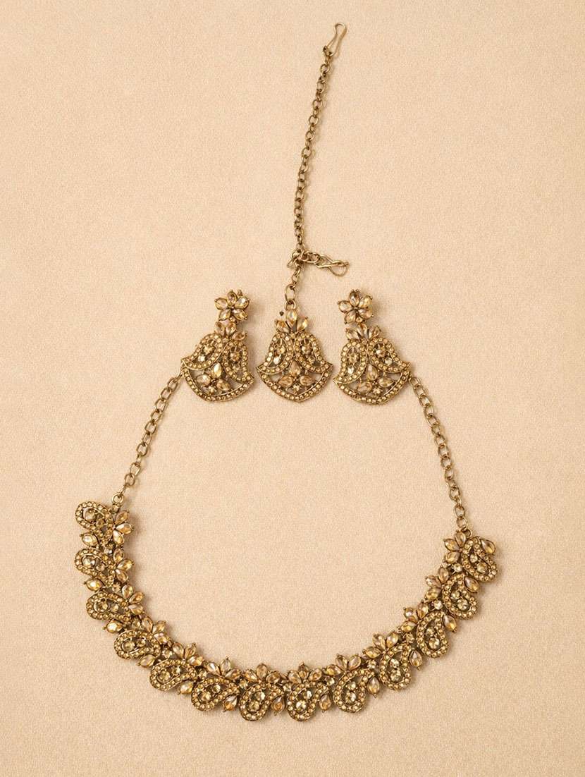 gold-tone kundan necklace set with earrings & maang tikka