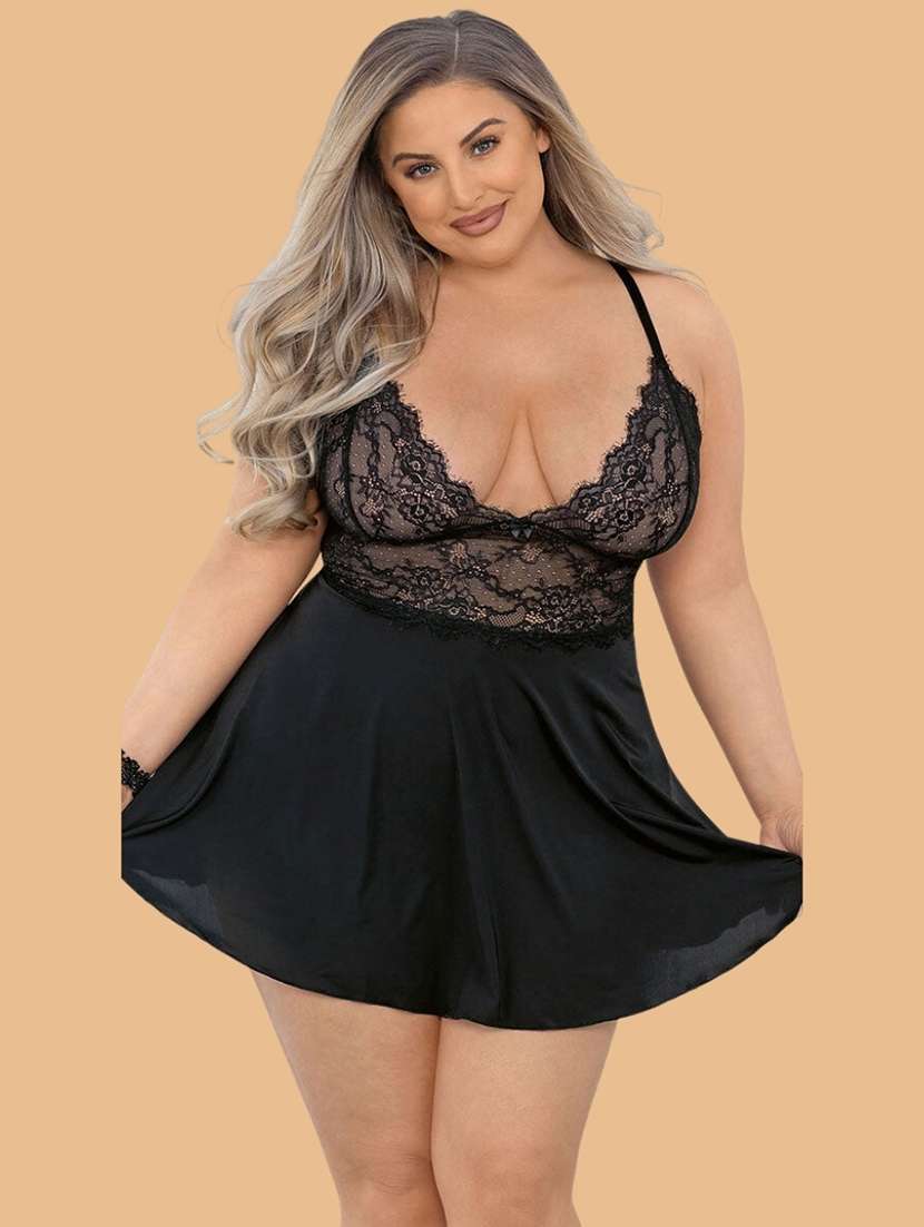 women self designed sleeveless lace babydoll