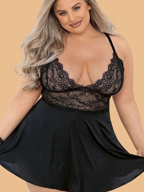 women self designed sleeveless lace babydoll