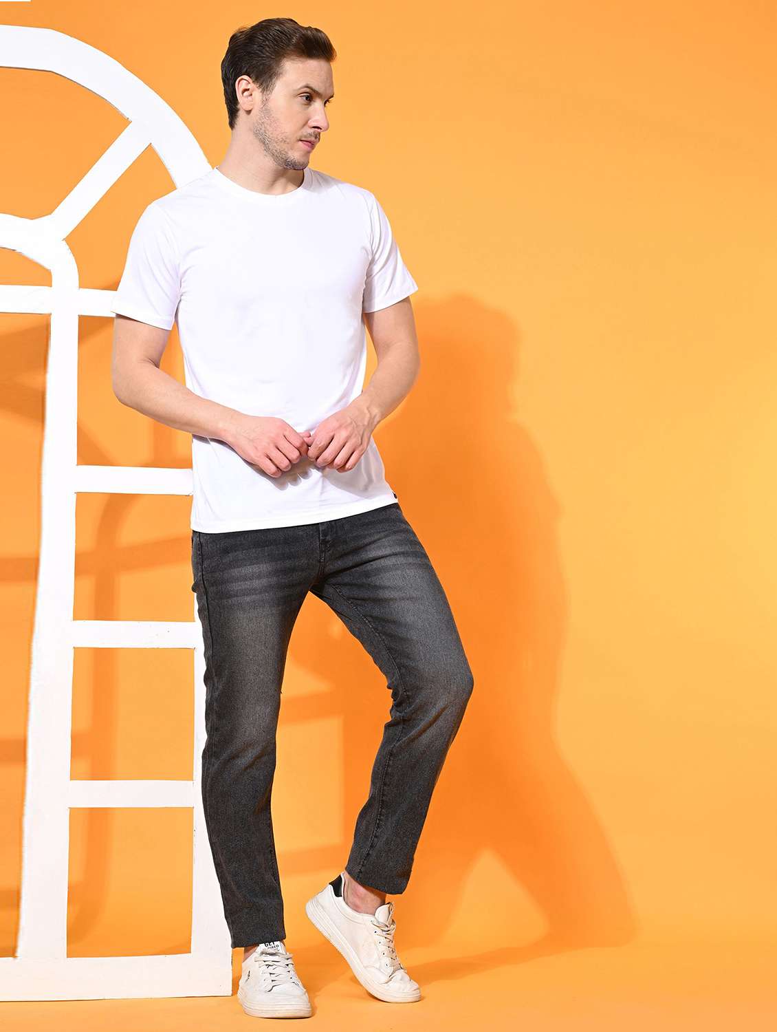 men solid mid rise slim fit jeans - 22347284 -  Standard Image - 3