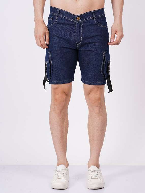 men solid mid rise denim cargo shorts