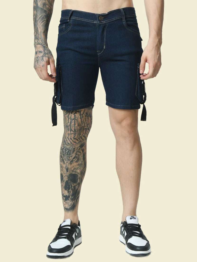 men solid mid rise denim cargo shorts