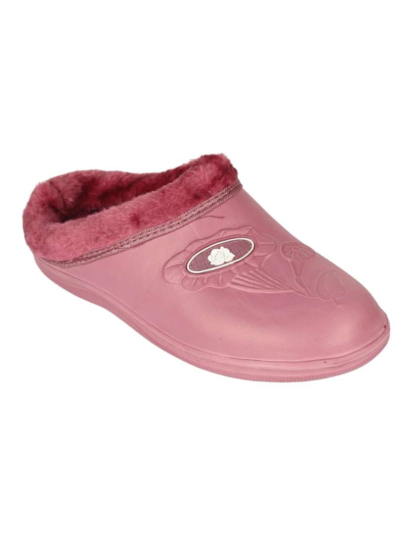 women solid slip on slipper