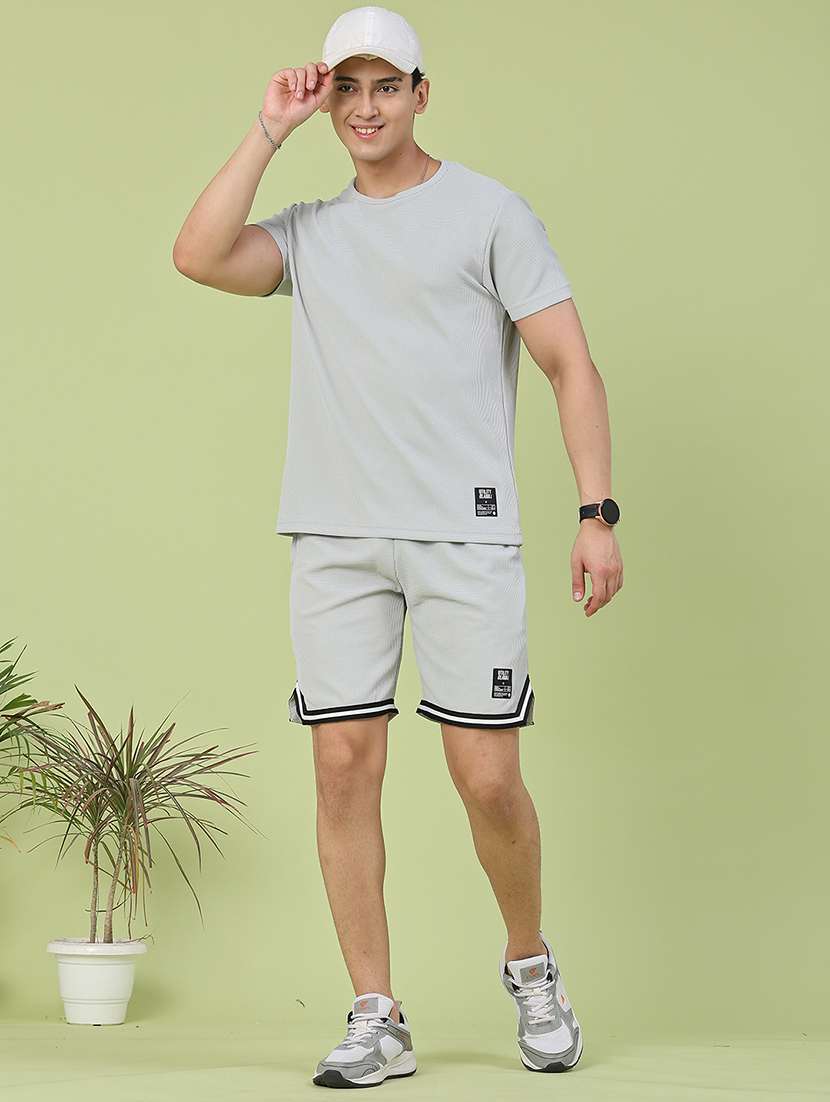 men self design round neck t-shirt and shorts co-ord set