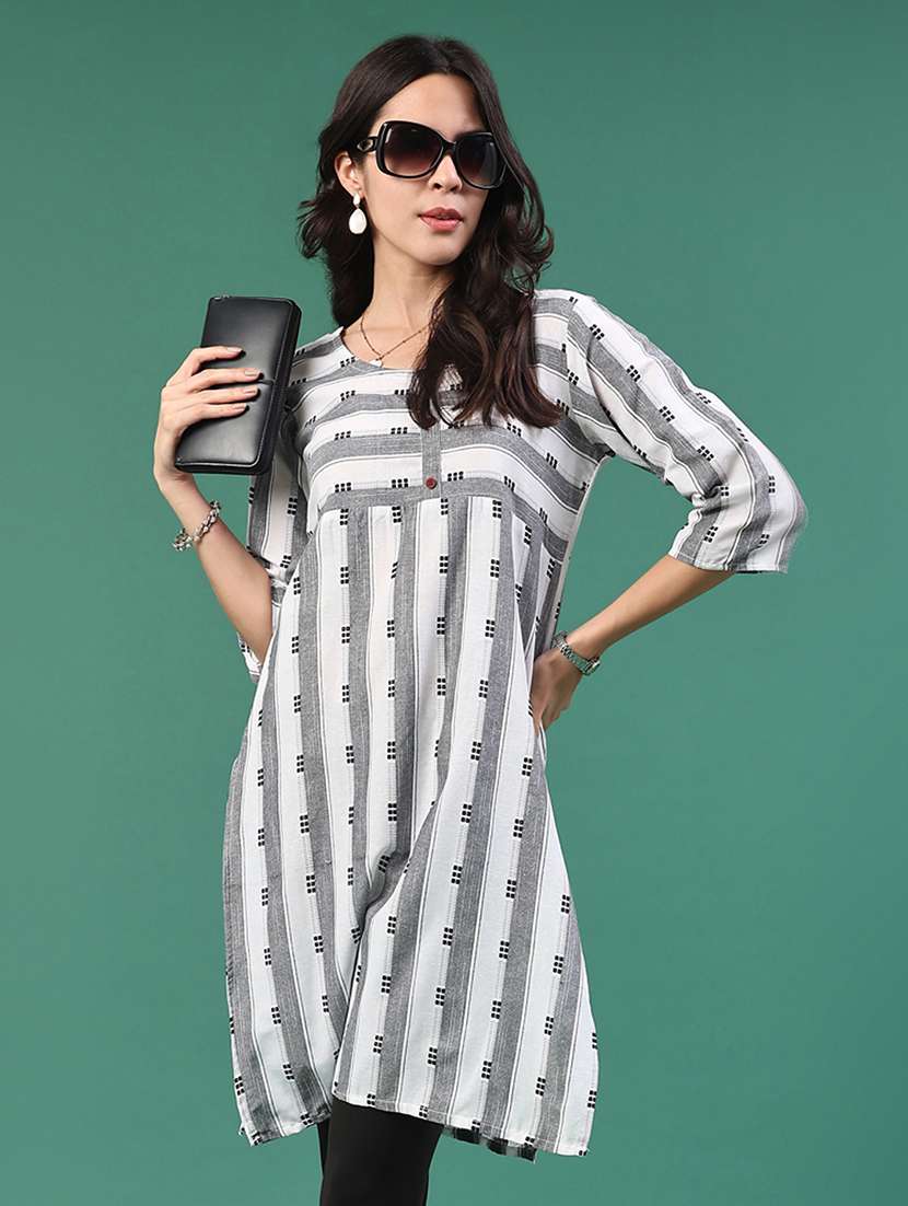 women white cotton straight kurta - 22354005 -  Standard Image - 5