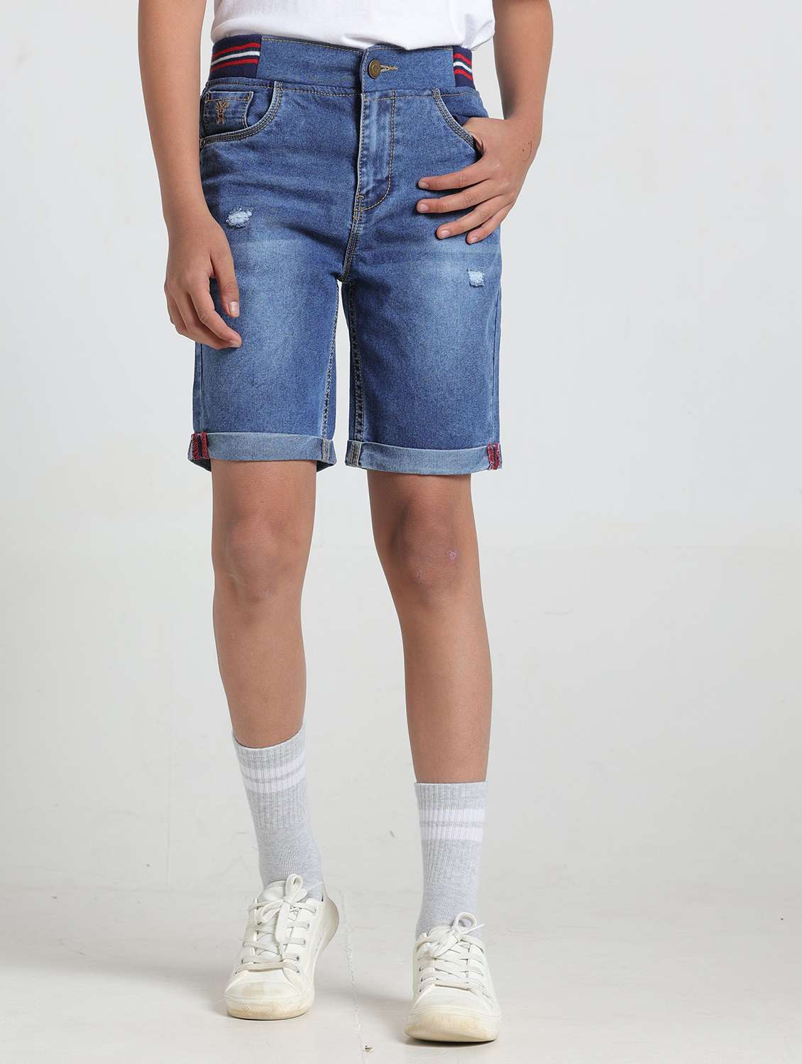 boys solid mid rise shorts 