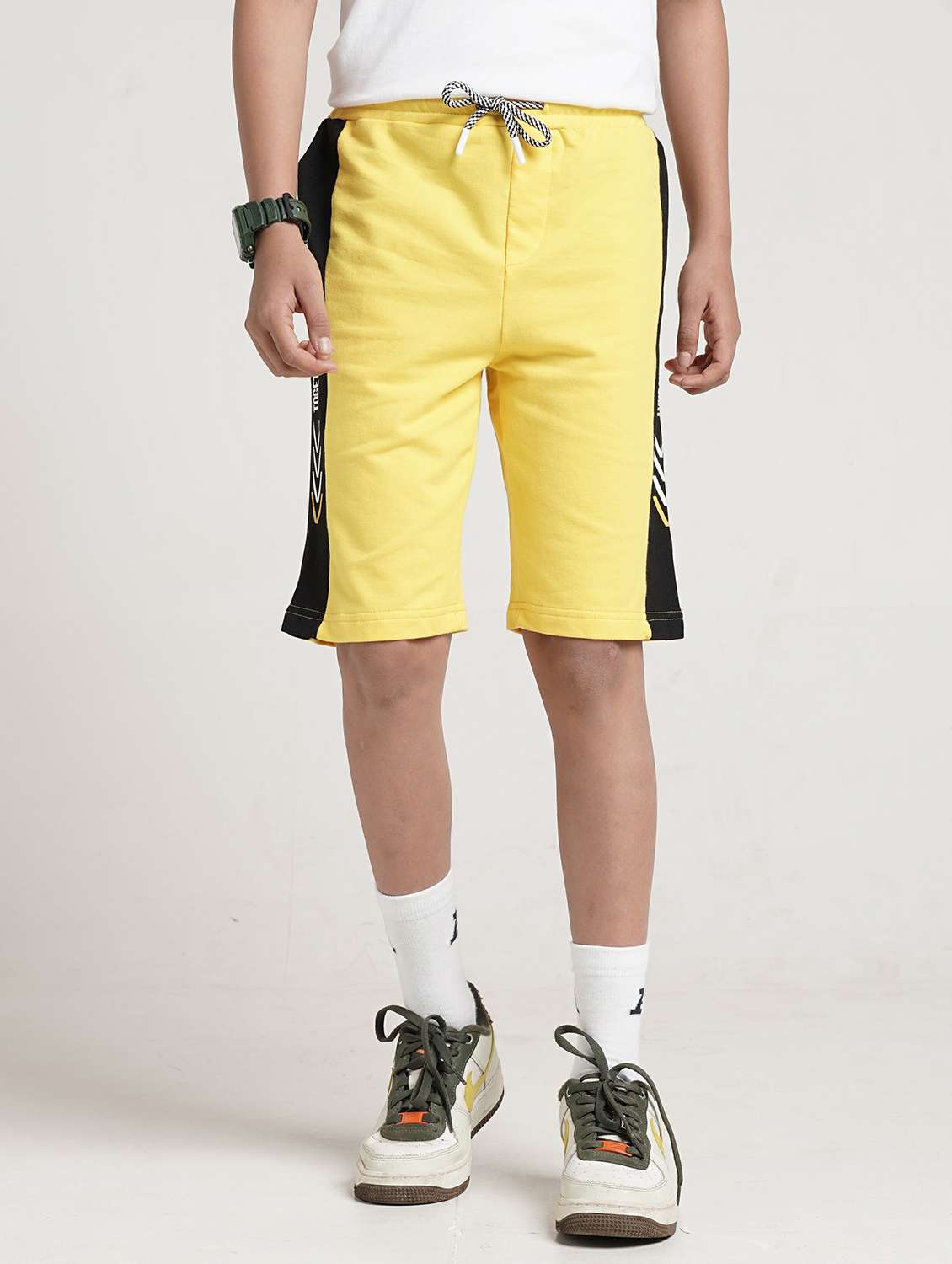 boys tapered mid rise shorts 