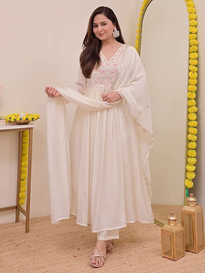 women solid with work three quarter sleeve kurta pant with dupatta set