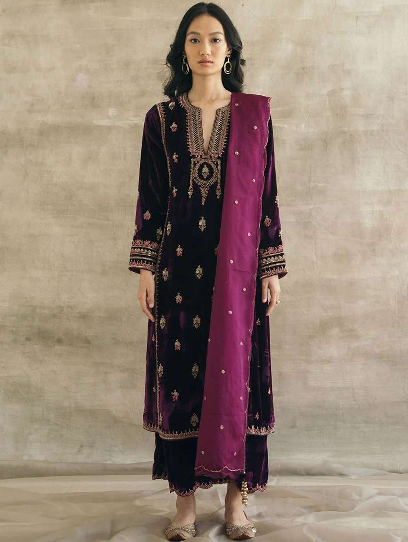 women solid with work long sleeve kurta pant with dupatta set