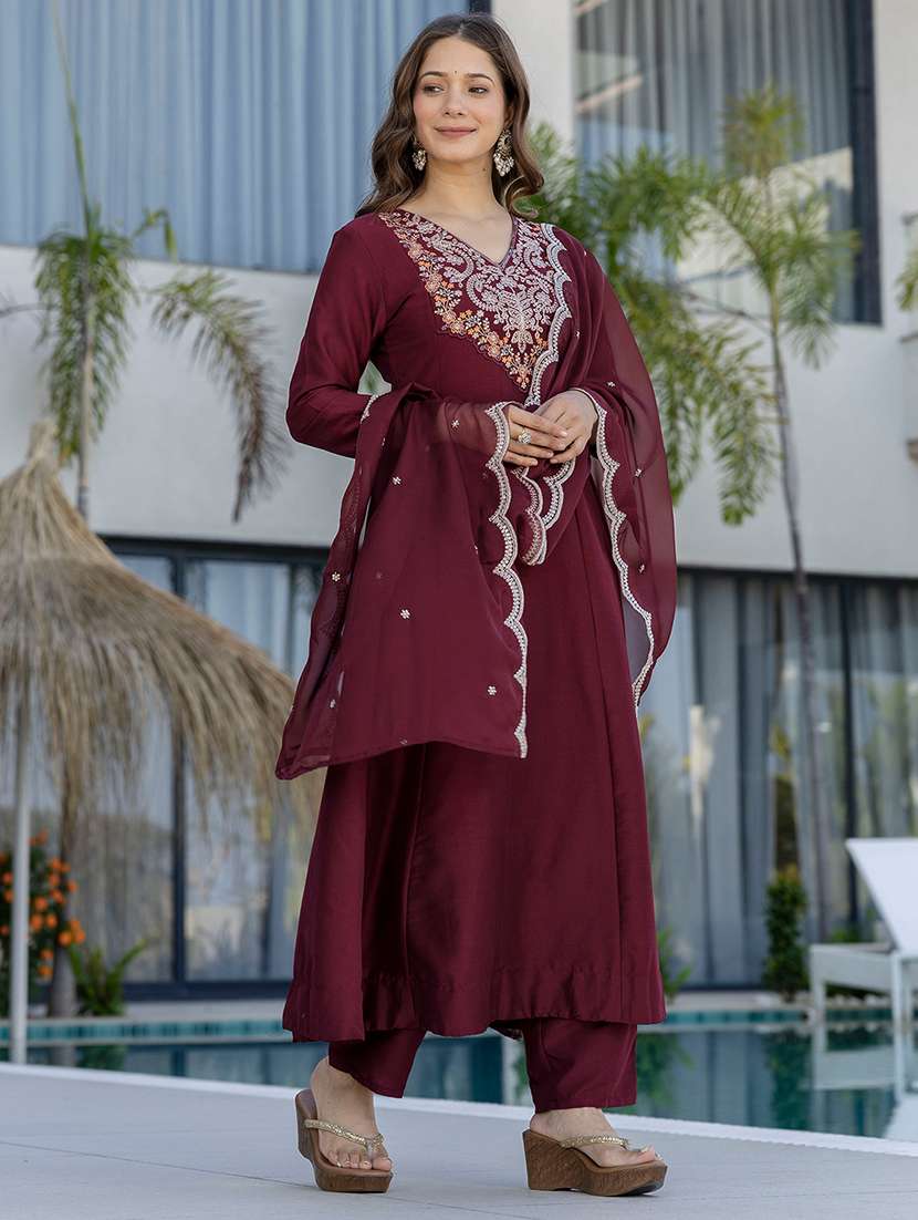 women solid with work three quarter sleeve kurta pant with dupatta set - 22354334 -  Standard Image - 5